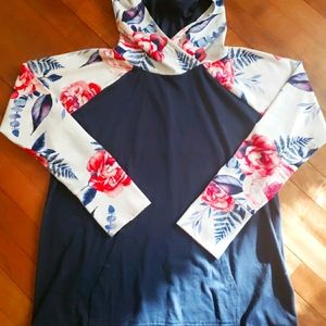 LuLaRoe Large Amber Hoodie Navy Floral